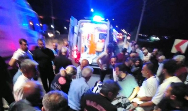 Yolcu obüsü ile hafif ticari araç çarpıştı: 1’i ağır 5 yaralı