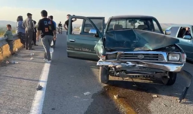 Birecik'te fıstık işçilerini taşıyan araç kaza yaptı! Yaralılar var