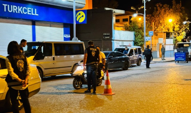 Birecik'te yapılan uygulamada alkollü kişilere ceza kesildi