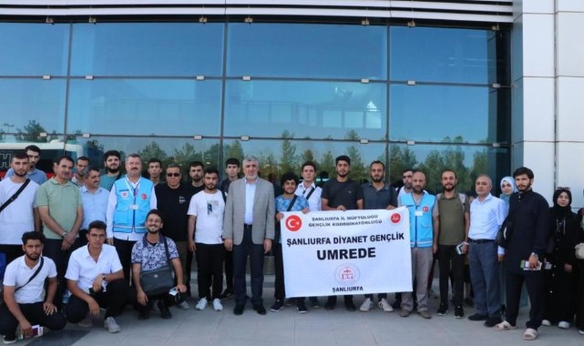 Diyanet, Şanlıurfa’daki öğrencileri umreye uğurladı
