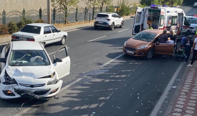 Diyarbakır, Şanlıurfa Bulvarında otomobiller çarpıştı