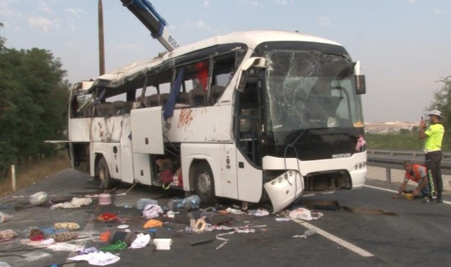 Düğün yolculuğu facia ile sonlandı: 6 ölü, 42 yaralı