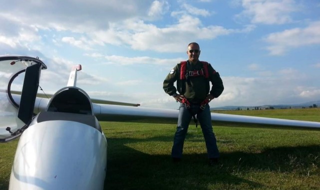 Havada yelkenkanatlar çarpıştı: 1 pilot öldü, 1 pilot yaralı