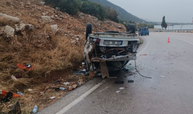 Kontrolden çıkan otomobil takla attı: 1 ölü, 5 yaralı