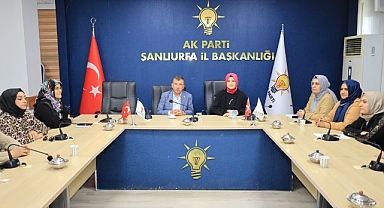 Milletvekili Cevheri İl Kadın Kolları Teşkilatını ziyaret etti