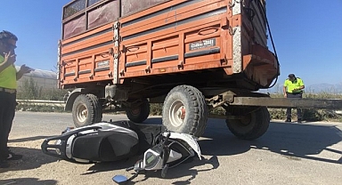 Römorkun altında kalan motosikletli genç yaşamını yitirdi