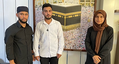Şanlıurfa'dan umreye giden depremzede öğrenciler geri döndü