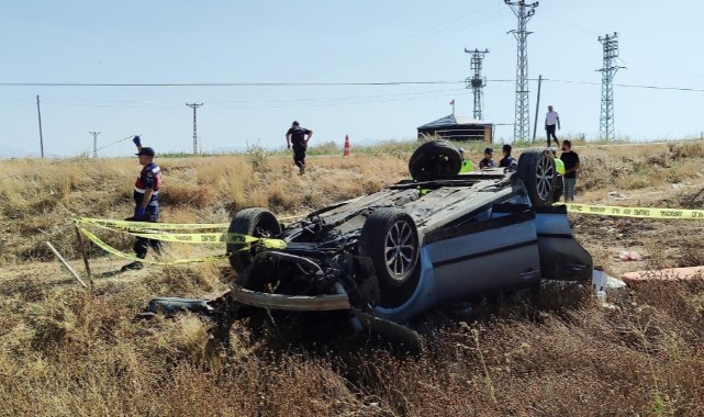 Takla atan otomobilin sürücüsü vefat etti
