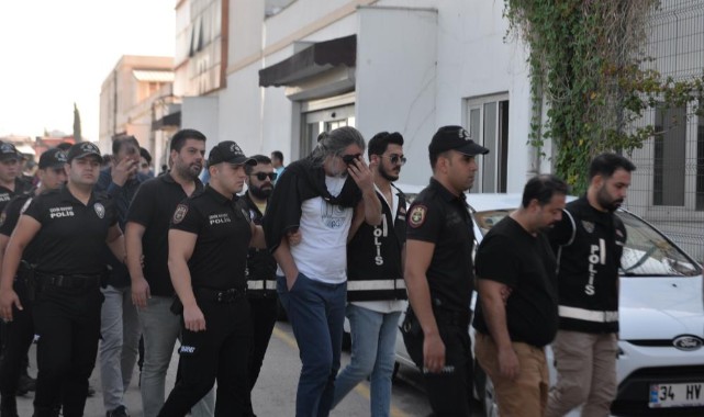 Belediyelere yapılan operasyonda 34 kişiye gözaltı