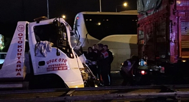 Bolu’da feci kaza! Oto kurtarıcı kamyonla çarpıştı