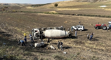 Devrilen beton mikserinin sürücüsü öldü