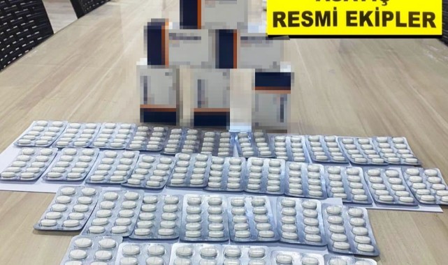 Durdurulan 2 şüphelinin üzerinden uyuşturucu hap çıktı