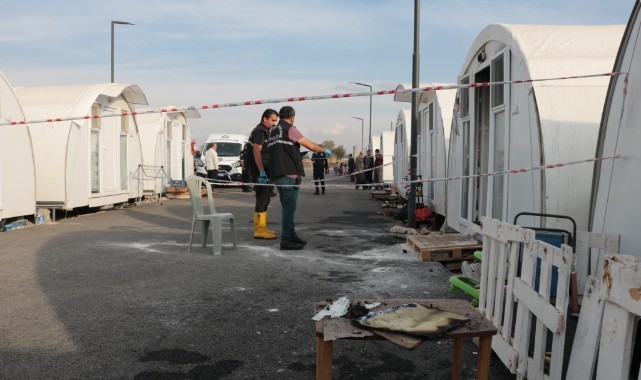 Elektrik akımına kapılan depremzede  hayatını kaybetti