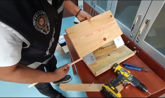 Gümrük kaçağı cep telefonu ele geçirildi