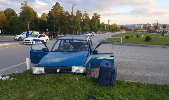 İki otomobil çarpıştı: 5 yaralı