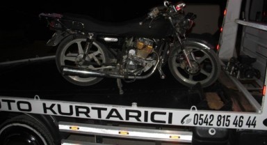 Konya'da motosiklet yayaya çarptı: yaralılar var