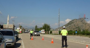 Kozan'da asayiş uygulamasında uyuşturucu yakalandı