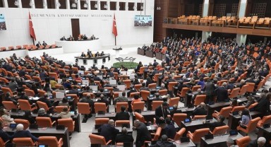 Meclis'te, emeklilere 5 bin lira ödenmesine ilişkin düzenleme