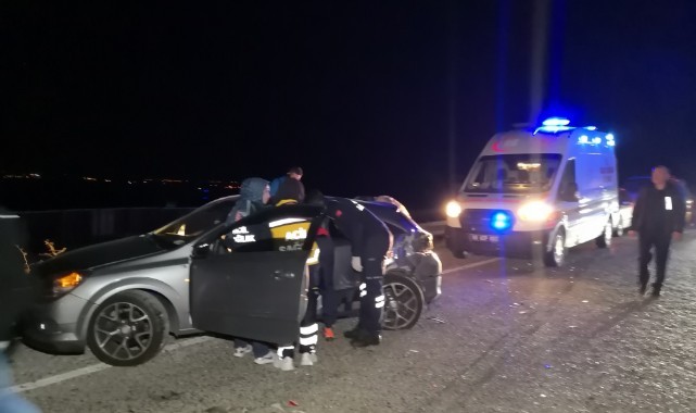Minibüs otomobile arkadan çarptı: 5 yaralı
