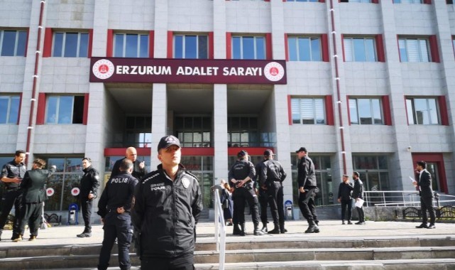 Oğulların cinayet davasında yeni bıçaklı kavga