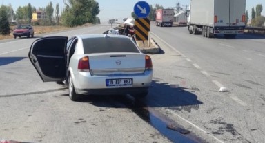 Otomobil ile traktör çarpıştı: 1'ağır 5 yaralı