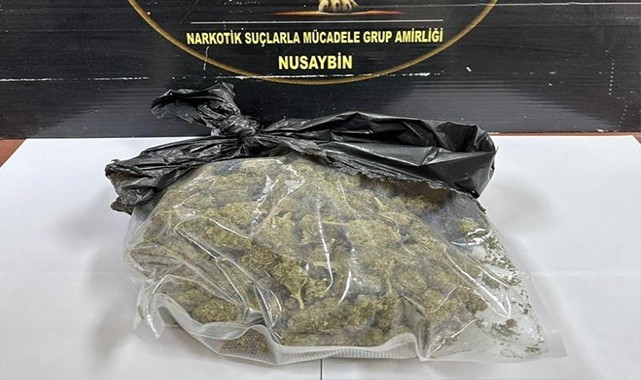 Polisi görüp kaçan araçtan uyuşturucu çıktı, gözaltılar var
