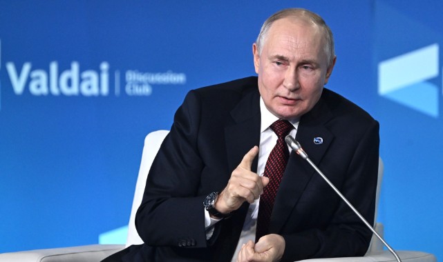 Putin esti gürledi! "Siz kimsiniz?"