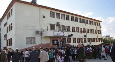 Şehit askerin ismi Şanlıurfa'da bir okula verildi