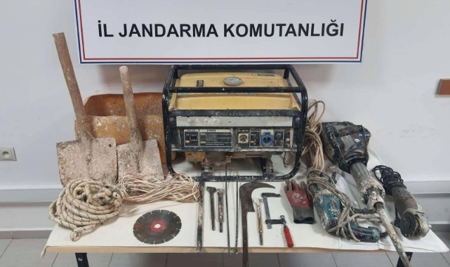 SİT alanında kaçak kazıya jandarma operasyonu