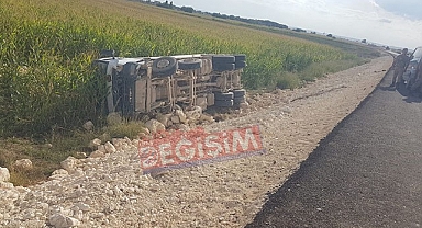 Suruç’ta kamyon şarampole devrildi!