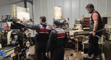 Tütün kaçakçıları şehrin merkezinde sigara fabrikası kurmuş