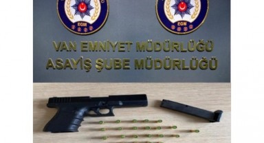 Van’da değişik suçlardan 9 şüpheli tutuklandı