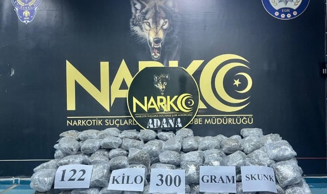 Adana’da kilolarca skunk ele geçirdi, gözaltılar var