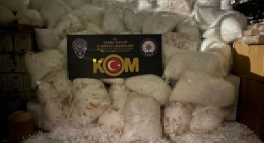 Adana’da milyon liralık gümrük kaçağı makaron ele geçirildi