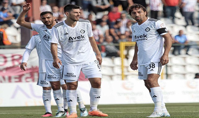 Altay, ligin dibine demir attı