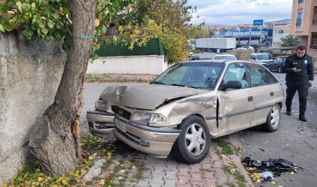 Arabasını yıkadı, ardından kaza yaptı: yaralılar var