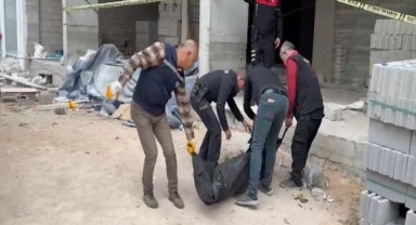 Asansör boşluğunda erkek cesedi bulundu