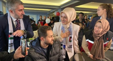 Bakan Göktaş, Filistin'den gelen vatandaşlarla bir araya geldi