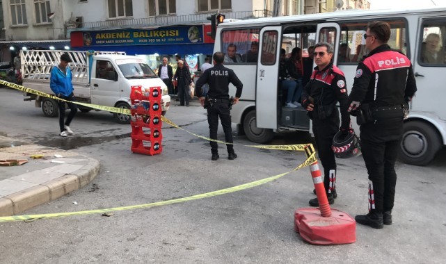 Caddede yürürken silahlı saldırı: 2 yaralı
