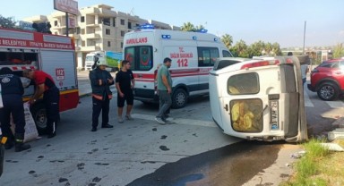 Cip ile çarpışan hafif ticari araç devrildi: 1 yaralı