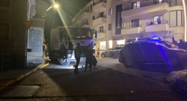 Çöp kamyonundan indirip bacaklarından vurdu