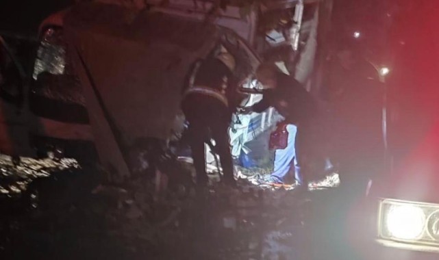 Düğün dönüşü feci kaza: ölü ve ağır yaralılar var
