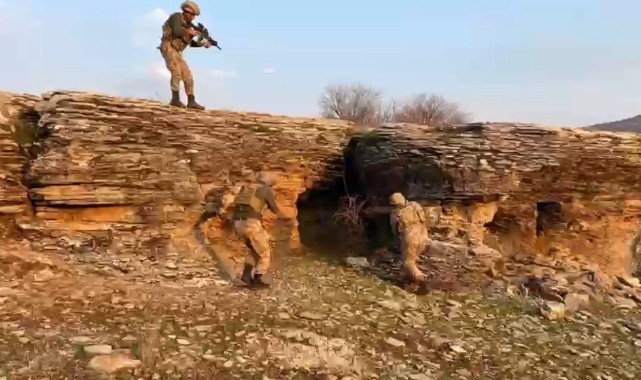 El yapımı patlayıcı ve 204 kilogram esrar yakalandı