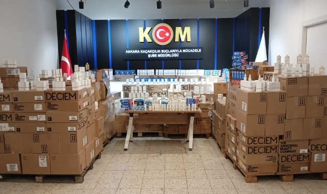 Ele geçirilen kaçak kozmetik ürünler emniyette sergilendi