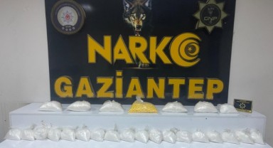 Gaziantep'te durdurulan araçta kilolarca uyuşturucu çıktı