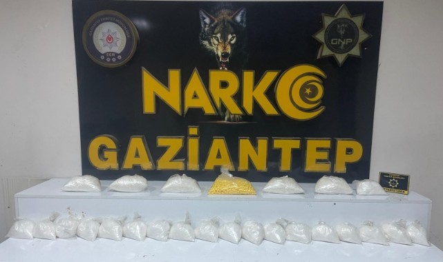 Gaziantep'te durdurulan araçta kilolarca uyuşturucu çıktı
