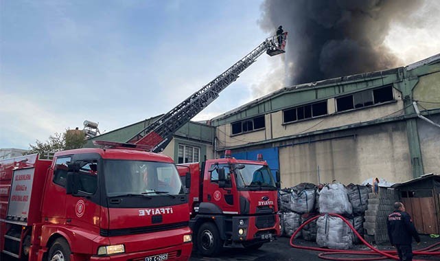 Gaziantep'te geri dönüşüm fabrikasında yangın çıktı