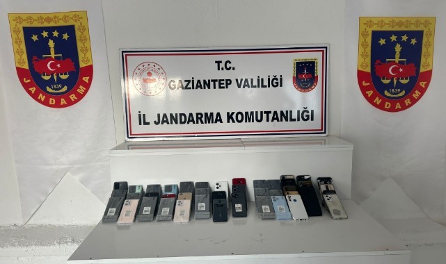 Gümrük kaçağı akıllı cep telefonu ele geçirildi
