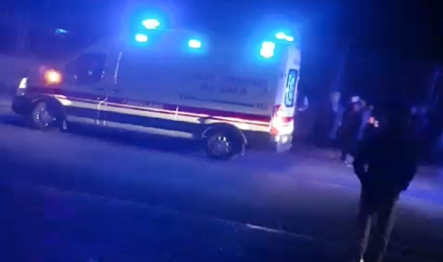 Haliliye'de motosiklet virajı alamayarak direğe çarptı: 2 ağır yaralı