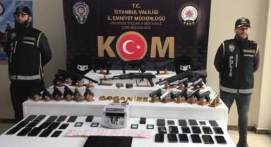 İstanbul merkezli 3 ilde operasyon çete üyeleri adliyeye sevk edildi